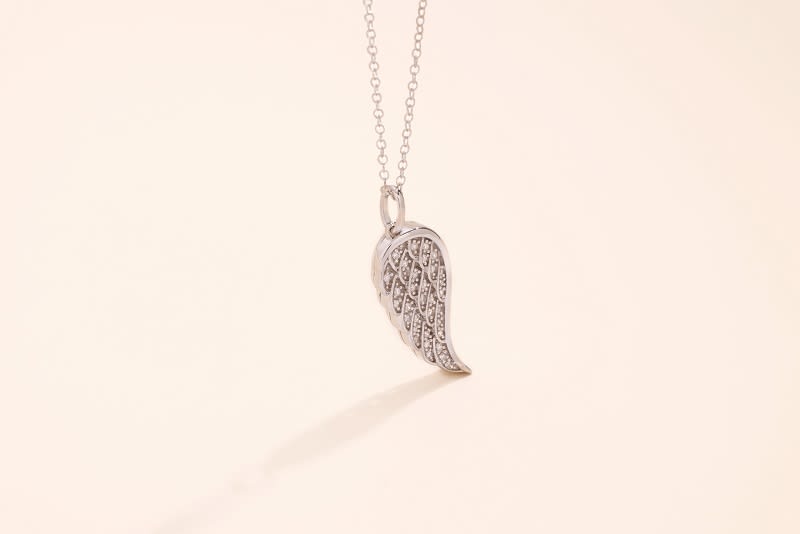 an inspirational prazana angel wing pendant necklace 