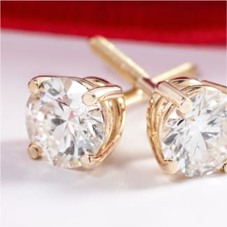 diamond stud earrings in white gold 