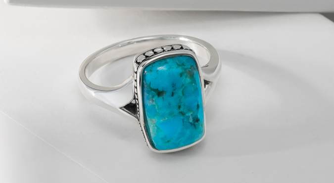 Joyas con piedras preciosas de colores 
