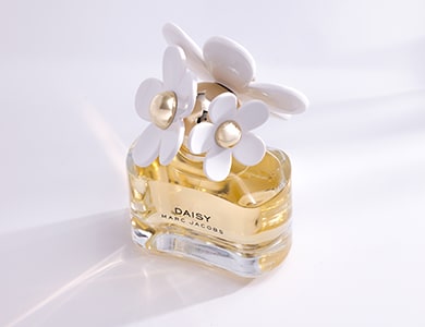 Daisy perfume bottle