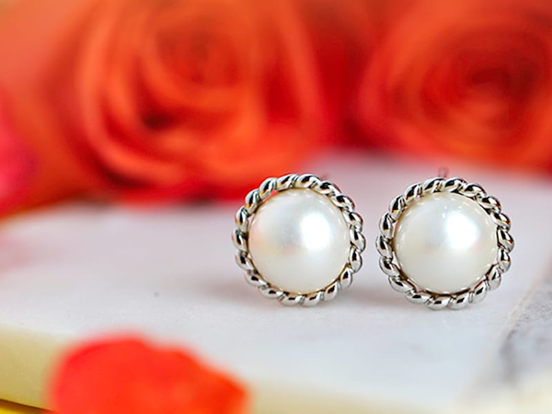 June Birthstone: Pearl