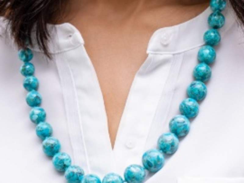 graduated-strand necklace