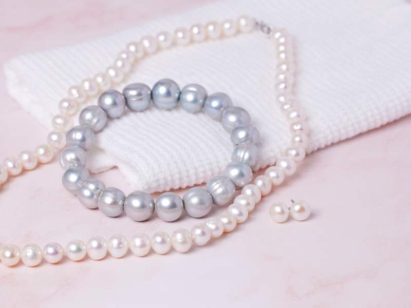 How to Clean Pearl Jewelry