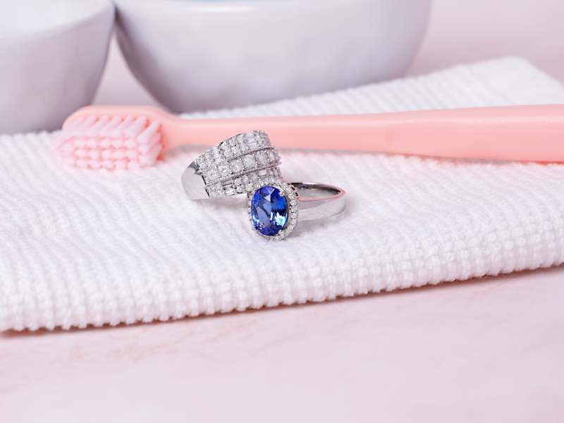 How to Clean Platinum Jewelry