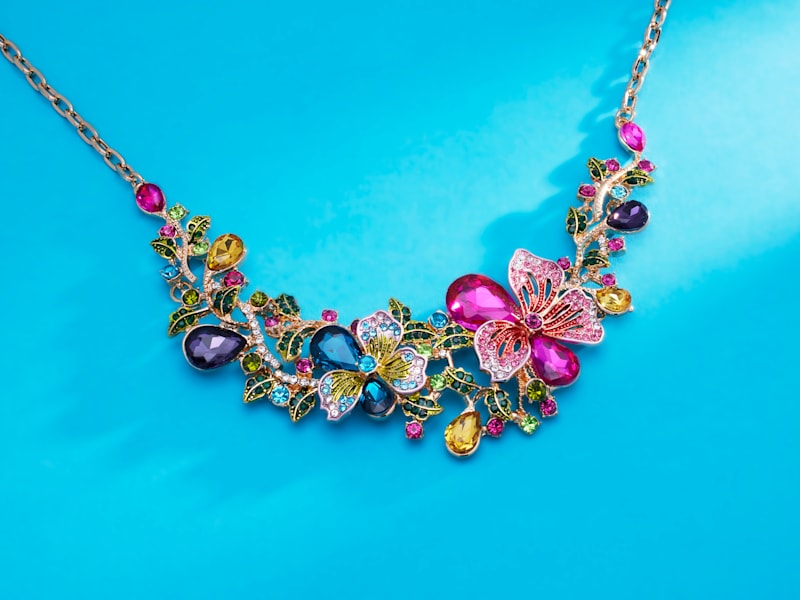 Statement Necklaces: A Guide to Day and Night Elegance