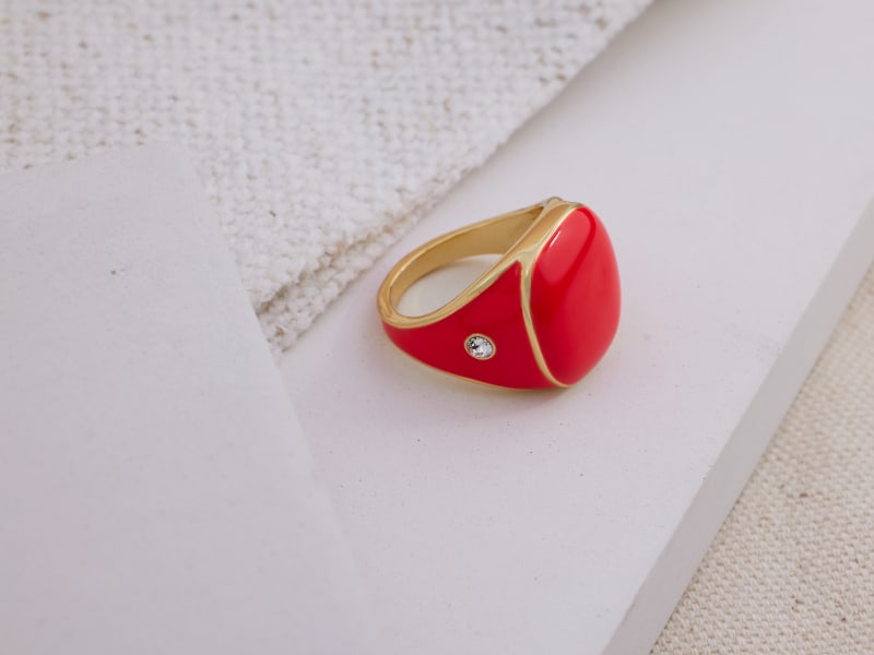 A coral and gold ring 