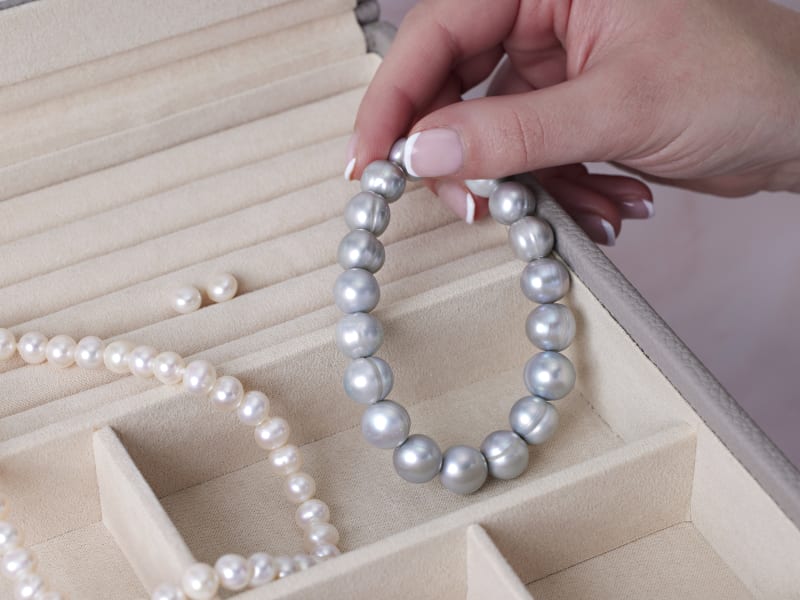 storing pearl jewelry 