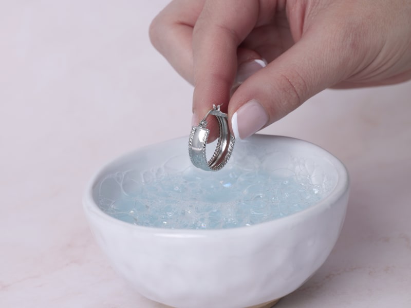 How to Clean Tarnished Jewelry | JTV.com