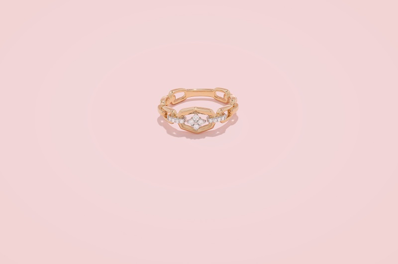 a multi-diamond gold ring