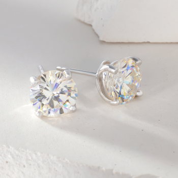 Stud earrings 